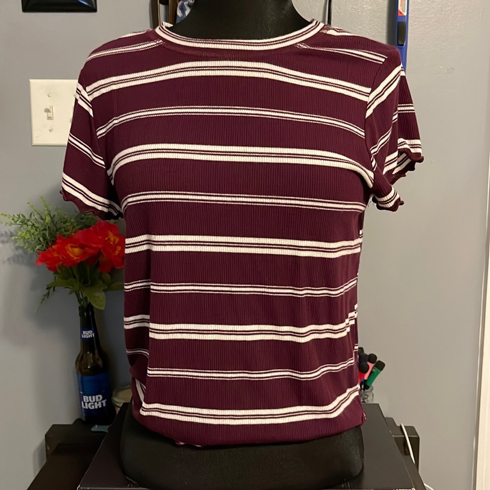 Ruffle bottom striped ribbed tee